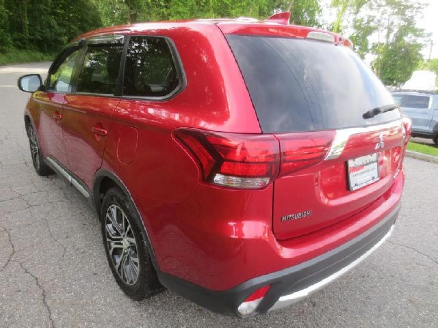 2018 Red /Black Mitsubishi Outlander ES (JA4AZ3A34JZ) with an 2.4L 4cyl engine, Automatic transmission, located at 270 US Route 6, Mahopac, NY, 10541, (845) 621-0895, 41.349022, -73.755280 - Photo#4